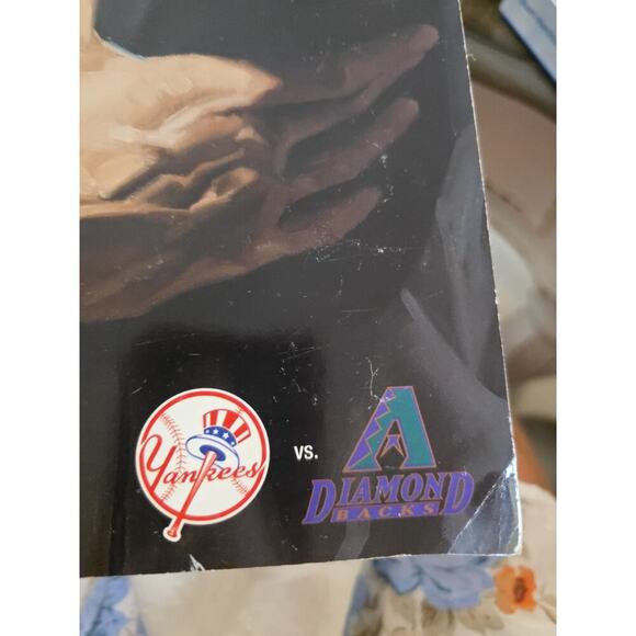 2001 WORLD SERIES PROGRAM - YANKEES DIAMONBACKS - Picture 4 of 15